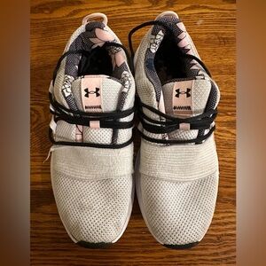 Under Armour Women's Charged Breathe FN Print Size 7.5  Athletic Shoes